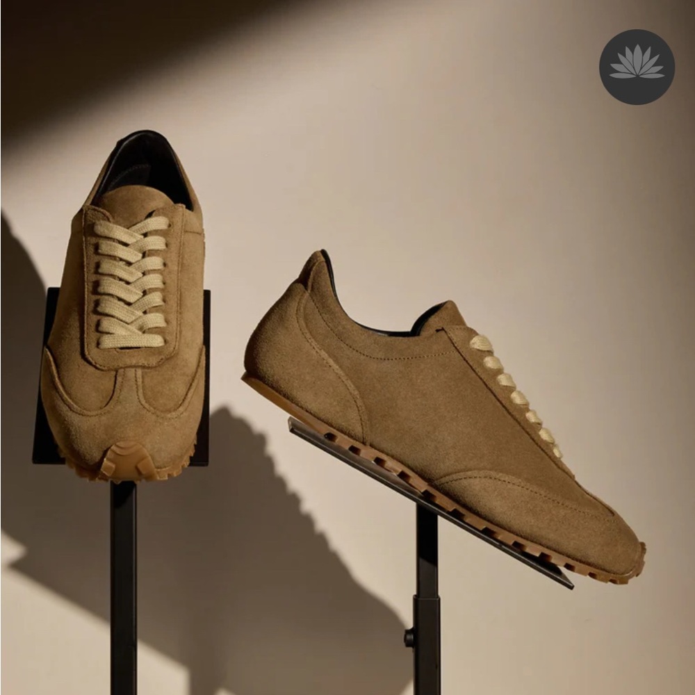 WOMEN'S SUEDE LOW RUNNING SNEAKER